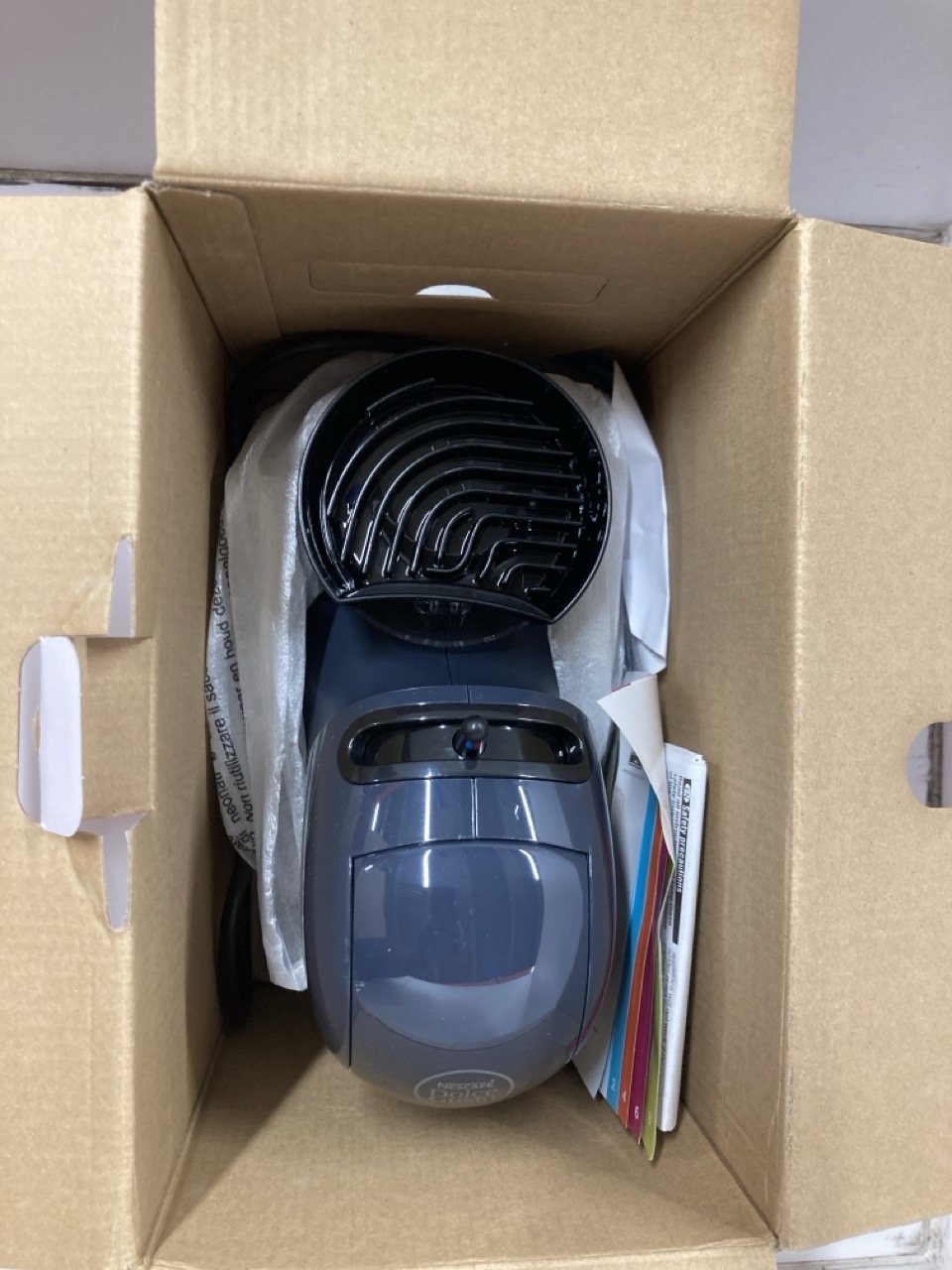 Lot 181  
            Edinburgh SR24 - Delivery Only 

                
QUANTITY OF KITCHEN & APPLIANCES ITEMS TO INCLUDE DE'LONGHI NESCAFÉ DOLCE GUSTO P...