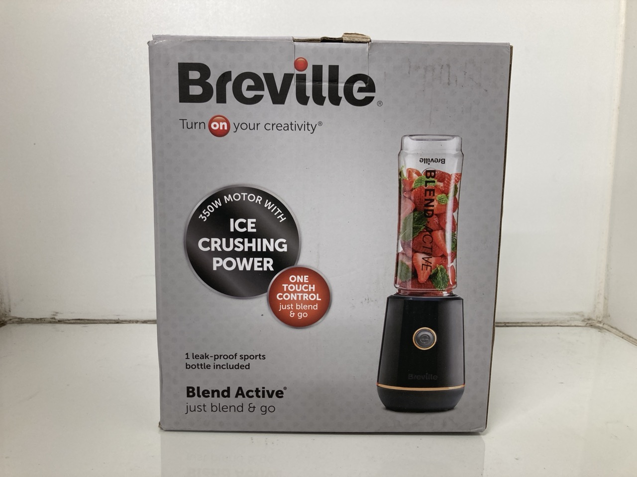 Lot 182  
            Edinburgh SR24 - Delivery Only 

                
QUANTITY OF KITCHEN & APPLIANCES ITEMS TO INCLUDE YASHE 5 IN 1 HANDHELD IMMERSION...