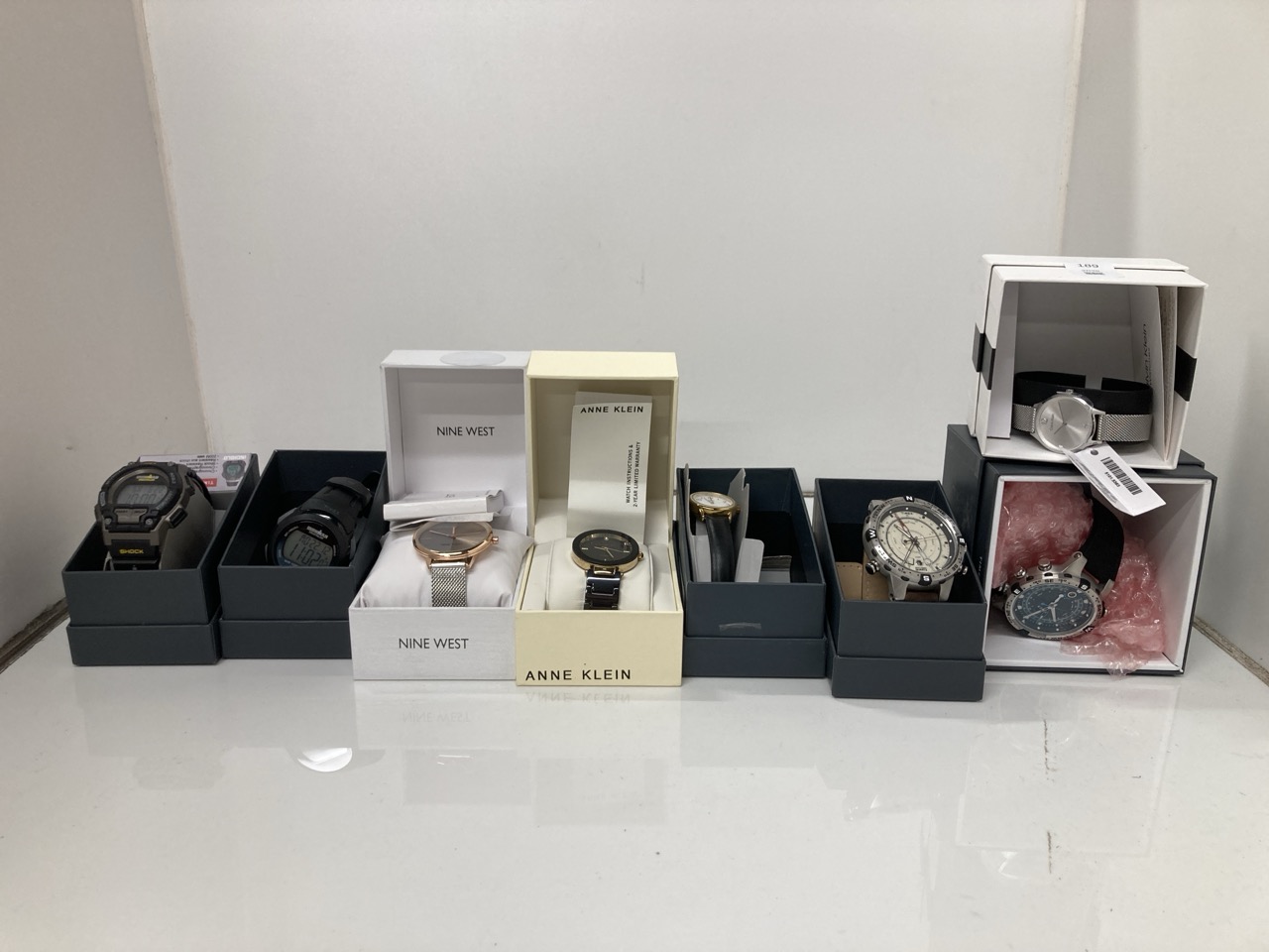 Lot 189  
            Edinburgh SR24 - Delivery Only 

                
QUANTITY OF WATCHES ITEMS TO INCLUDE NINE WEST WOMEN'S MESH BRACELET WATCH: LOCAT...