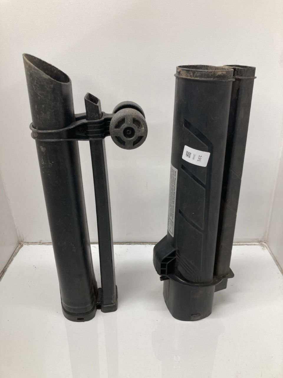 Lot 191  
            Edinburgh SR24 - Delivery Only 

                
WAITLEY CORDLESS LEAFBLOWER MODEL YN8010 + EINHALL ELECTRIC CORDED LEAFBLOWER MOD...