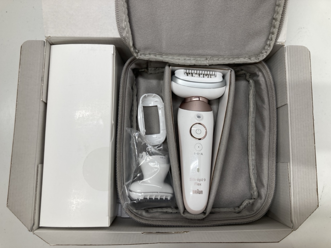 Lot 195  
            Edinburgh SR24 - Delivery Only 

                
BRAUN SILK-ÉPIL 9, EPILATOR WITH PIVOTING HEAD FOR EASY HAIR REMOVAL, WET & DRY, ...