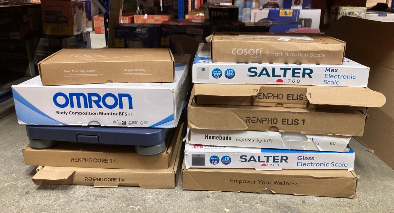 Lot 198  
            Edinburgh SR24 - Delivery Only 

                
QUANTITY OF HEALTH & BEAUTY ITEMS TO INCLUDE SECA 745 MECHANICAL PESANEONATI SCAL...