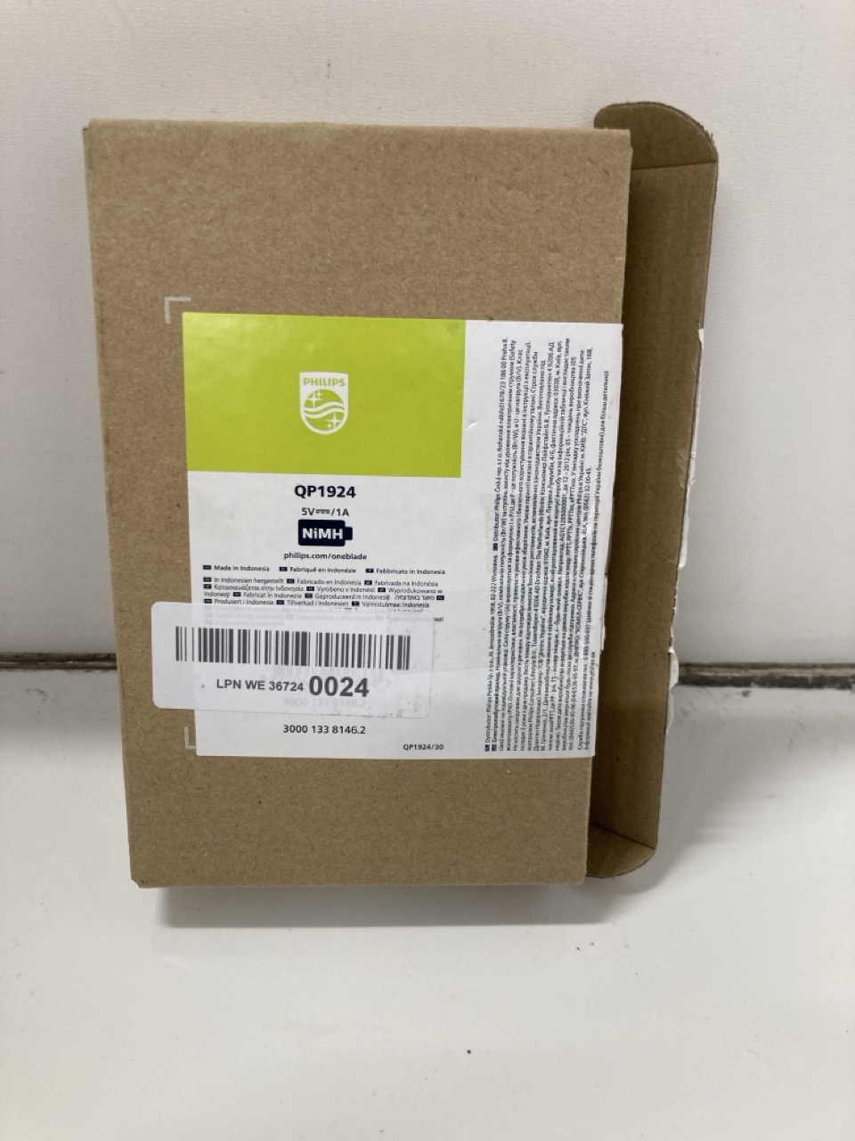 Lot 203  
            Edinburgh SR24 - Delivery Only 

                
QUANTITY OF HEALTH & BEAUTY ITEMS TO INCLUDE WAHL MICRO FINISHER NOSE HAIR TRIMME... - Image 3