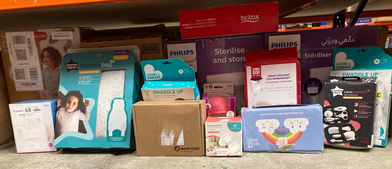 Lot 208  
            Edinburgh SR24 - Delivery Only 

                
QUANTITY OF BABY & TODDLER ITEMS TO INCLUDE BRITAX BACK SEAT MIRROR: LOCATION - C...