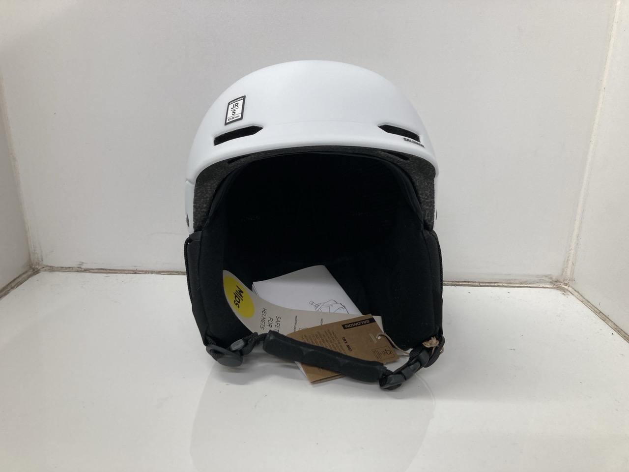Lot 213  
            Edinburgh SR24 - Delivery Only 

                
SALOMON HUSK JUNIOR MIPS WHITE SIZE S & SALOMON ORKA VISOR BLACK SIZE S : LOCATIO... - Image 4