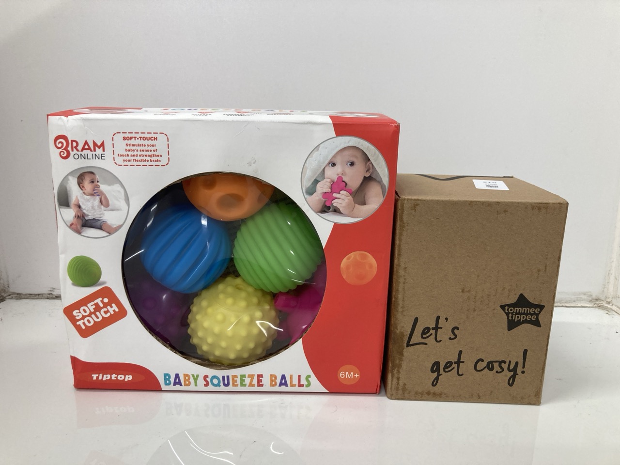 Lot 218  
            Edinburgh SR24 - Delivery Only 

                
QUANTITY OF BABY & TODDLER ITEMS TO INCLUDE ANGELCARE HAPPY SEAL BABY BATH ROOM T...