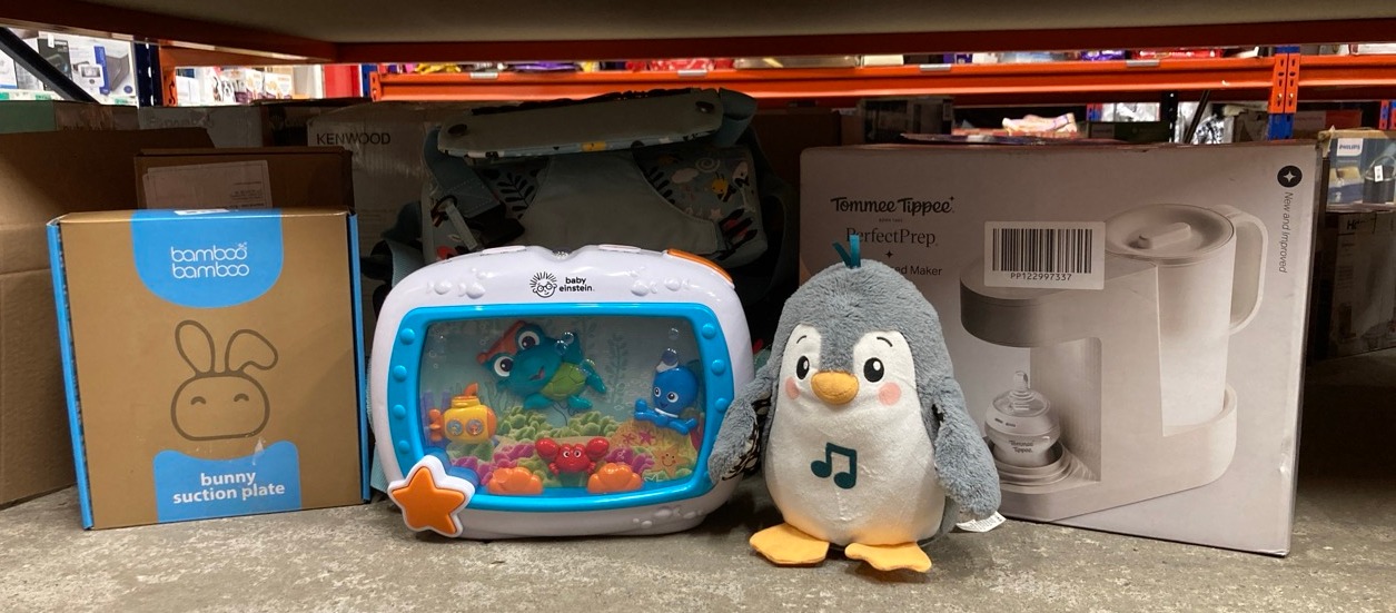 Lot 220  
            Edinburgh SR24 - Delivery Only 

                
QUANTITY OF BABY & TODDLER ITEMS TO INCLUDE TOMMEE TIPPEE PERFECT PREP MACHINE, B...