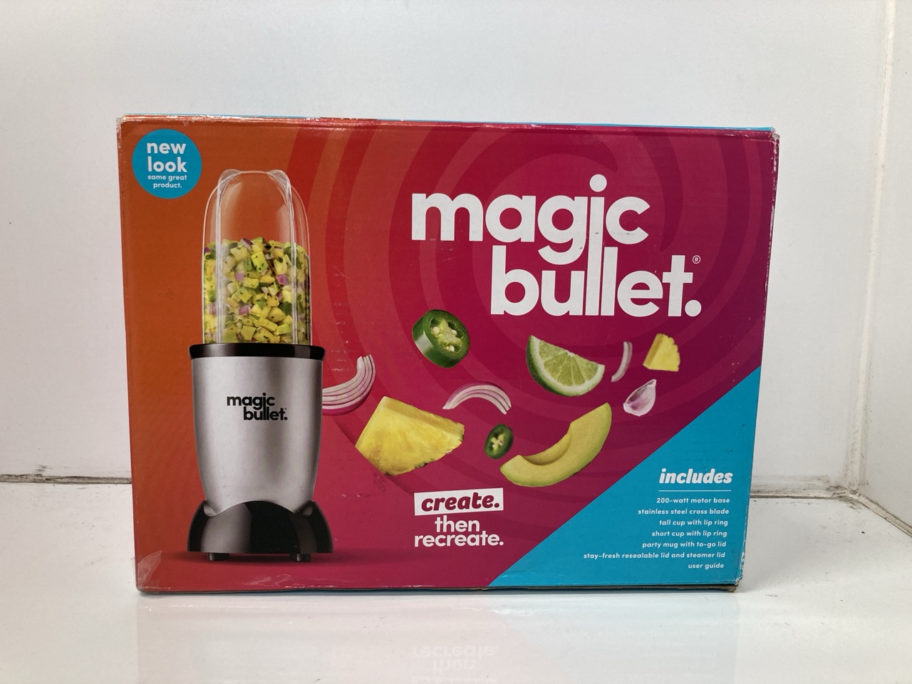 Lot 221  
            Edinburgh SR24 - Delivery Only 

                
QUANTITY OF KITCHEN & APPLIANCES ITEMS TO INCLUDE NUTRIBULLET BLENDER 600 SERIES ... - Image 3