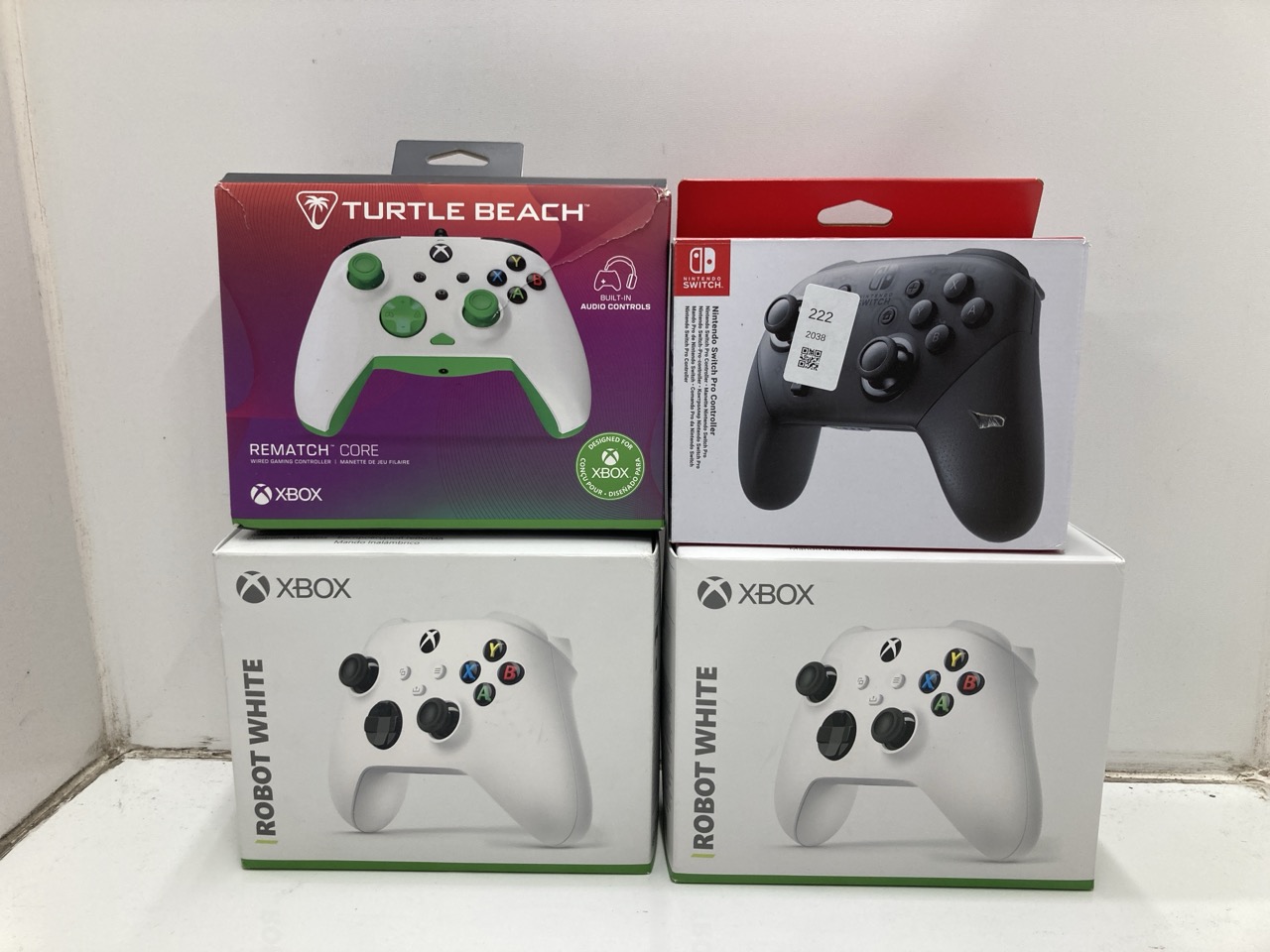 Lot 222  
            Edinburgh SR24 - Delivery Only 

                
QUANTITY OF TECH & GAMING ITEMS TO INCLUDE NINTENDO SWITCH - PRO CONTROLLER: LOCA...