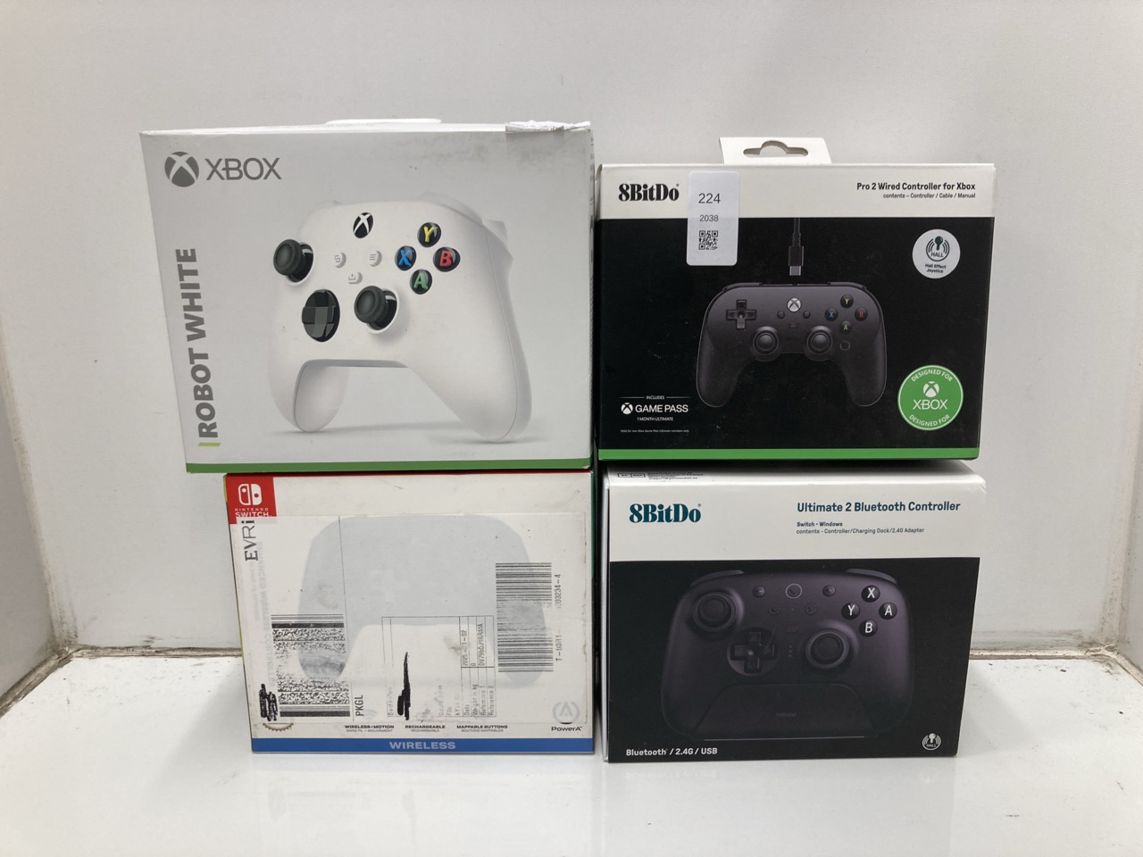 Lot 224  
            Edinburgh SR24 - Delivery Only 

                
QUANTITY OF TECH & GAMING ITEMS TO INCLUDE 8BITDO ULTIMATE 2 BLUETOOTH CONTROLLER...