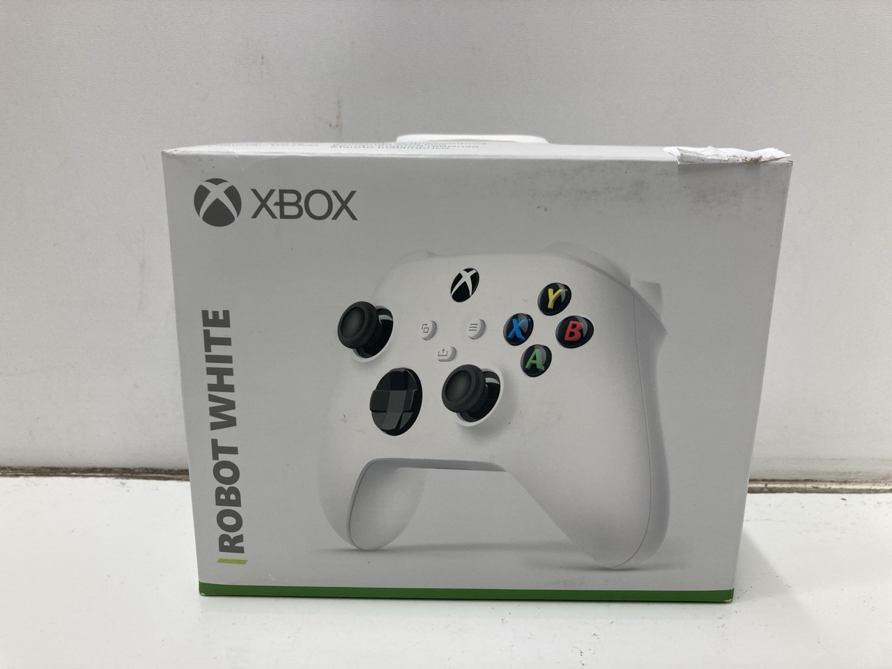 Lot 224  
            Edinburgh SR24 - Delivery Only 

                
QUANTITY OF TECH & GAMING ITEMS TO INCLUDE 8BITDO ULTIMATE 2 BLUETOOTH CONTROLLER...