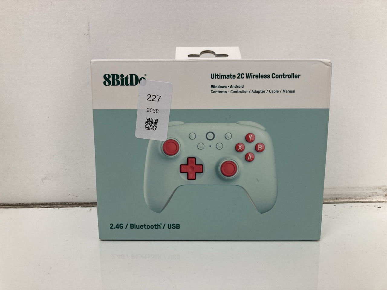 Lot 227  
            Edinburgh SR24 - Delivery Only 

                
QUANTITY OF TECH & GAMING ITEMS TO INCLUDE POWERA WIRELESS CONTROLLER FOR NINTEND...