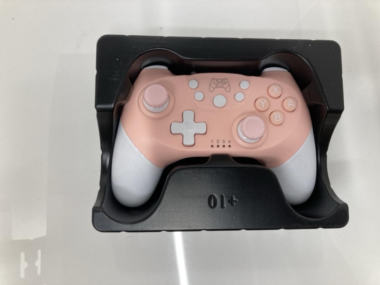 Lot 227  
            Edinburgh SR24 - Delivery Only 

                
QUANTITY OF TECH & GAMING ITEMS TO INCLUDE POWERA WIRELESS CONTROLLER FOR NINTEND...