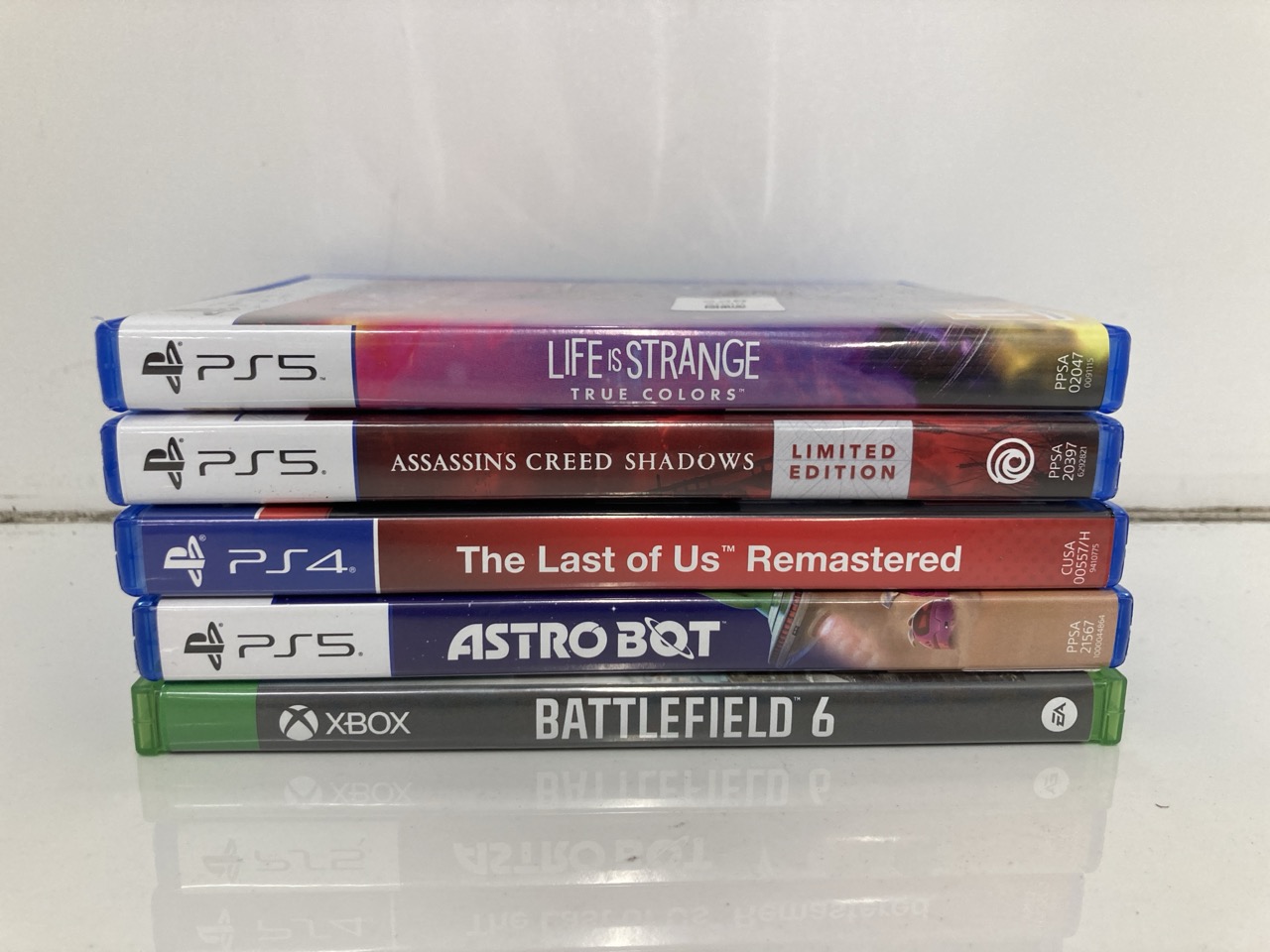 Lot 228  
            Edinburgh SR24 - Delivery Only 

                
QUANTITY OF TECH & GAMING ITEMS TO INCLUDE LIFE IS STRANGE: TRUE COLORS (PS5) 18+...