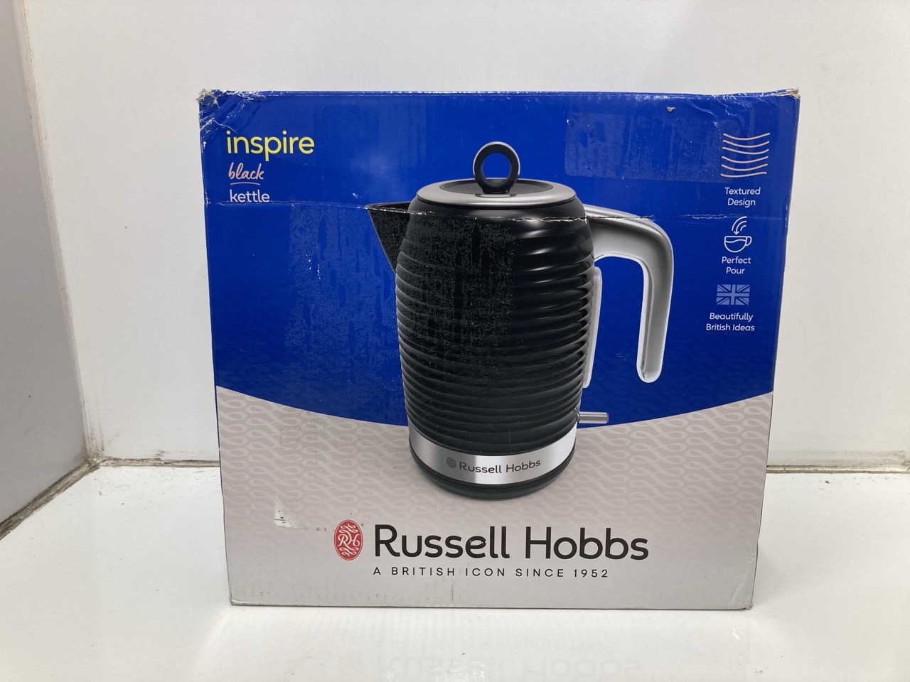 Lot 231  
            Edinburgh SR24 - Delivery Only 

                
QUANTITY OF KITCHEN & APPLIANCES ITEMS TO INCLUDE SWAN SK33020BLKN AUTOMATIC MILK...