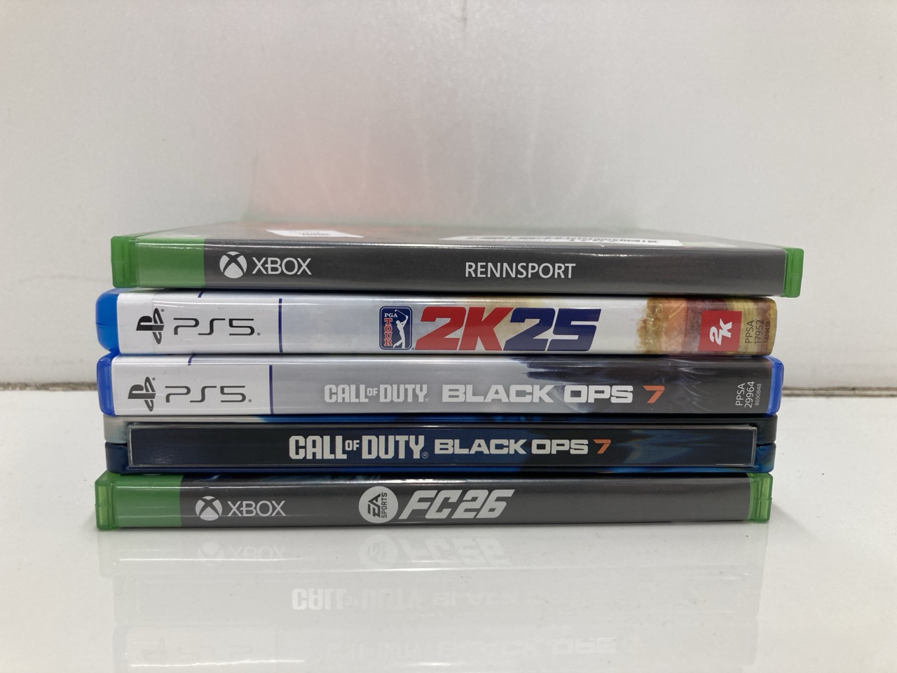 Lot 239  
            Edinburgh SR24 - Delivery Only 

                
QUANTITY OF TECH & GAMING ITEMS TO INCLUDE RENNSPORT (XBOX SERIES X) 18+ I.D REQU...