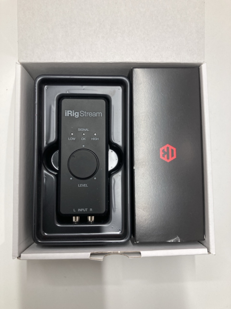 Lot 242  
            Edinburgh SR24 - Delivery Only 

                
IK MULTIMEDIA I RIG STREAM AUDIO INTERFACE : LOCATION - D RACK