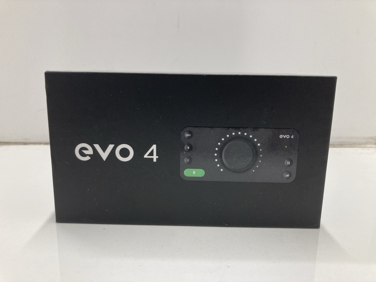 Lot 246  
            Edinburgh SR24 - Delivery Only 

                
AUDIENT EVO 4 USB AUDIO INTERFACE SOUND CARD FOR MUSIC PRODUCTION (2 IN / 2 OUT U...