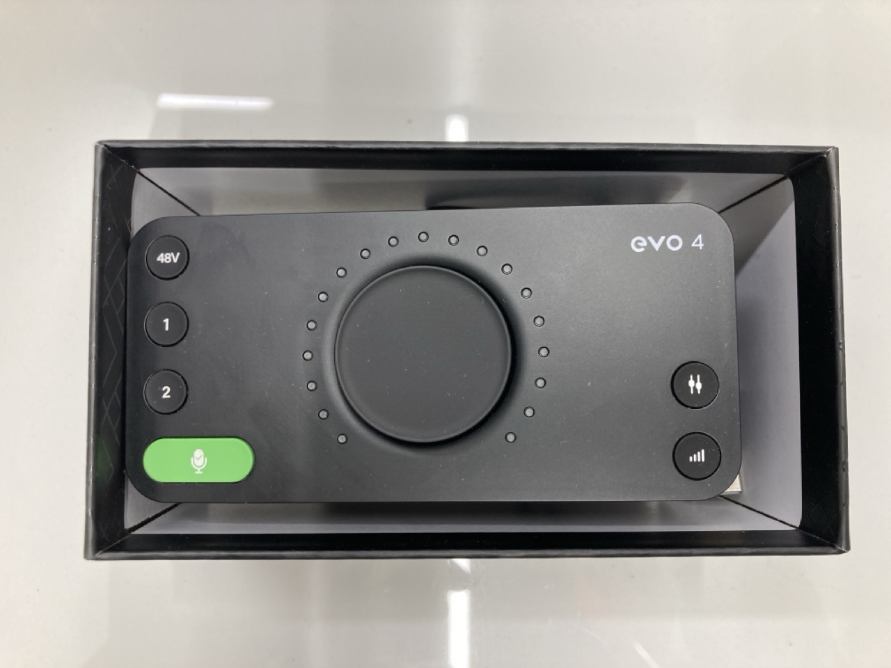 Lot 246  
            Edinburgh SR24 - Delivery Only 

                
AUDIENT EVO 4 USB AUDIO INTERFACE SOUND CARD FOR MUSIC PRODUCTION (2 IN / 2 OUT U...