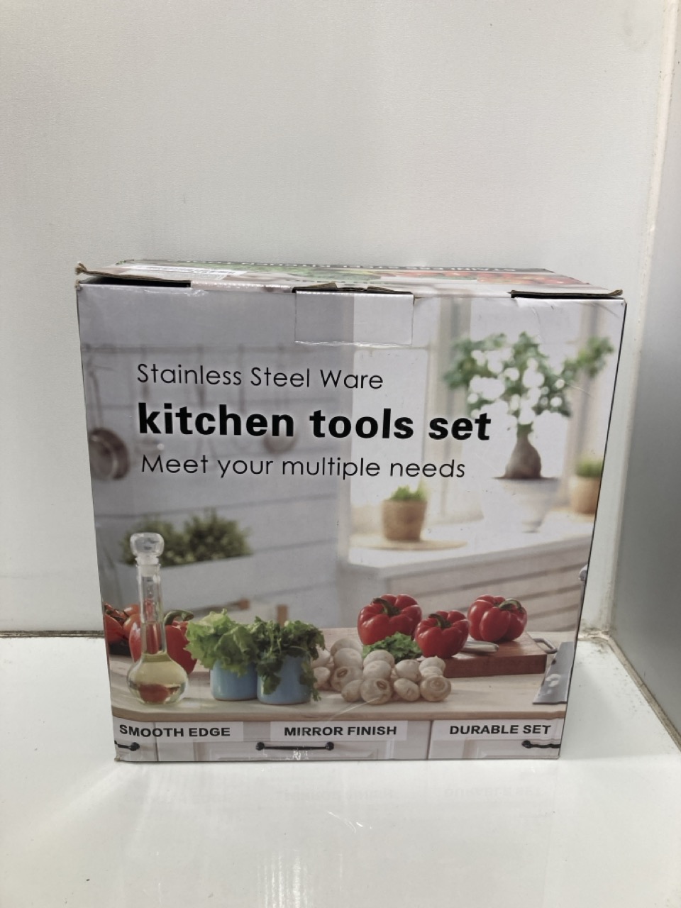 Lot 251  
            Edinburgh SR24 - Delivery Only 

                
QUANTITY OF KITCHEN & APPLIANCES ITEMS TO INCLUDE SALTER ELECTRIC FRUIT JUICER – ...