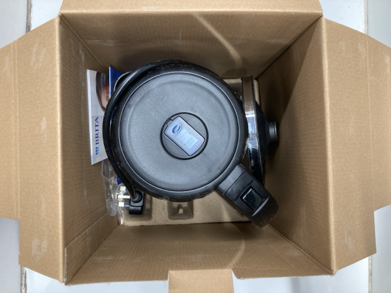 Lot 253  
            Edinburgh SR24 - Delivery Only 

                
QUANTITY OF KITCHEN & APPLIANCES ITEMS TO INCLUDE RUSSELL HOBBS FOOD COLLECTION E... - Image 4