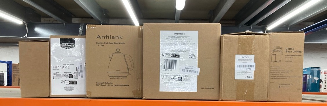 Lot 258  
            Edinburgh SR24 - Delivery Only 

                
QUANTITY OF KITCHEN & APPLIANCES ITEMS TO INCLUDE SWAN SK14610GRYN NORDIC CORDLES...