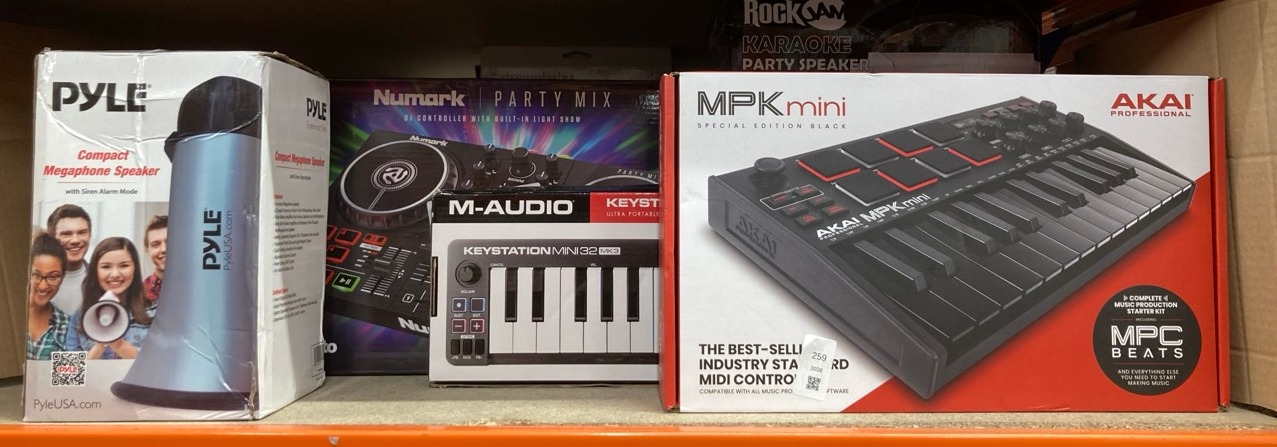 Lot 259  
            Edinburgh SR24 - Delivery Only 

                
QUANTITY OF TV & AUDIO ITEMS TO INCLUDE AKAI PROFESSIONAL MPK MINI MK3 - 25 KEY U...
