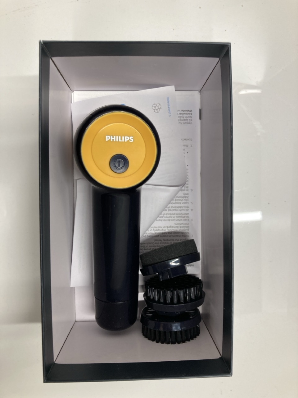 Lot 263  
            Edinburgh SR24 - Delivery Only 

                
QUANTITY OF KITCHEN & APPLIANCES ITEMS TO INCLUDE RUSSELL HOBBS POWERSTEAM ULTRA ...