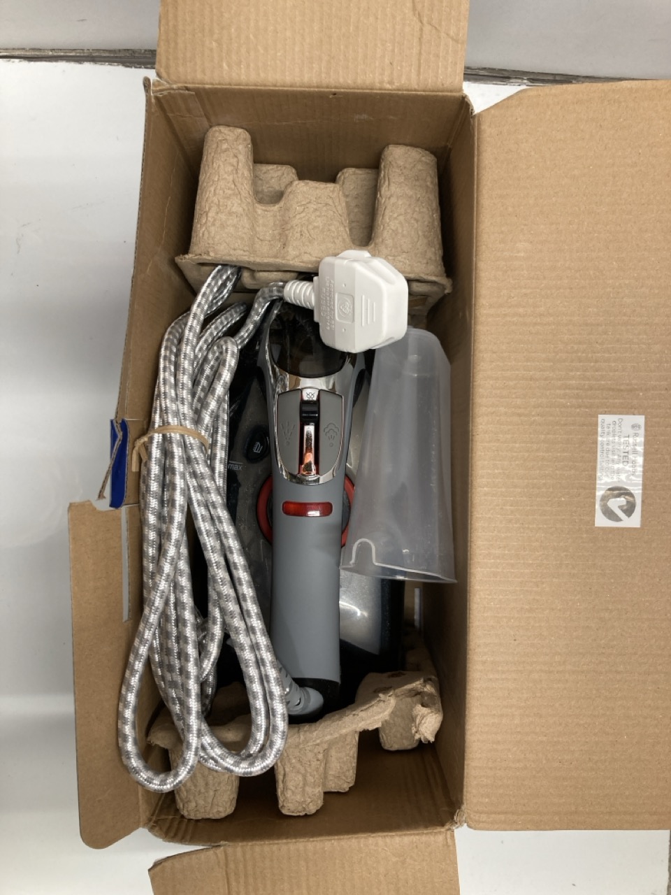 Lot 264  
            Edinburgh SR24 - Delivery Only 

                
QUANTITY OF KITCHEN & APPLIANCES ITEMS TO INCLUDE RUSSELL HOBBS STEAM IRON [3100W... - Image 4