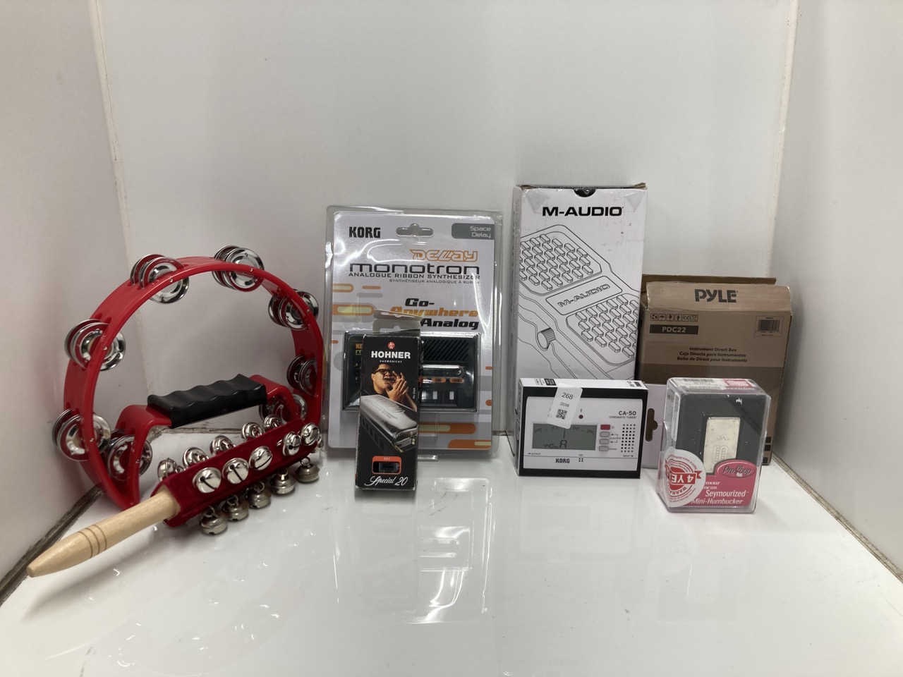 Lot 268  
            Edinburgh SR24 - Delivery Only 

                
QUANTITY OF TV & AUDIO ITEMS TO INCLUDE KORG - MONOTRON-DELAY ANALOG RIBBON SYNTH...