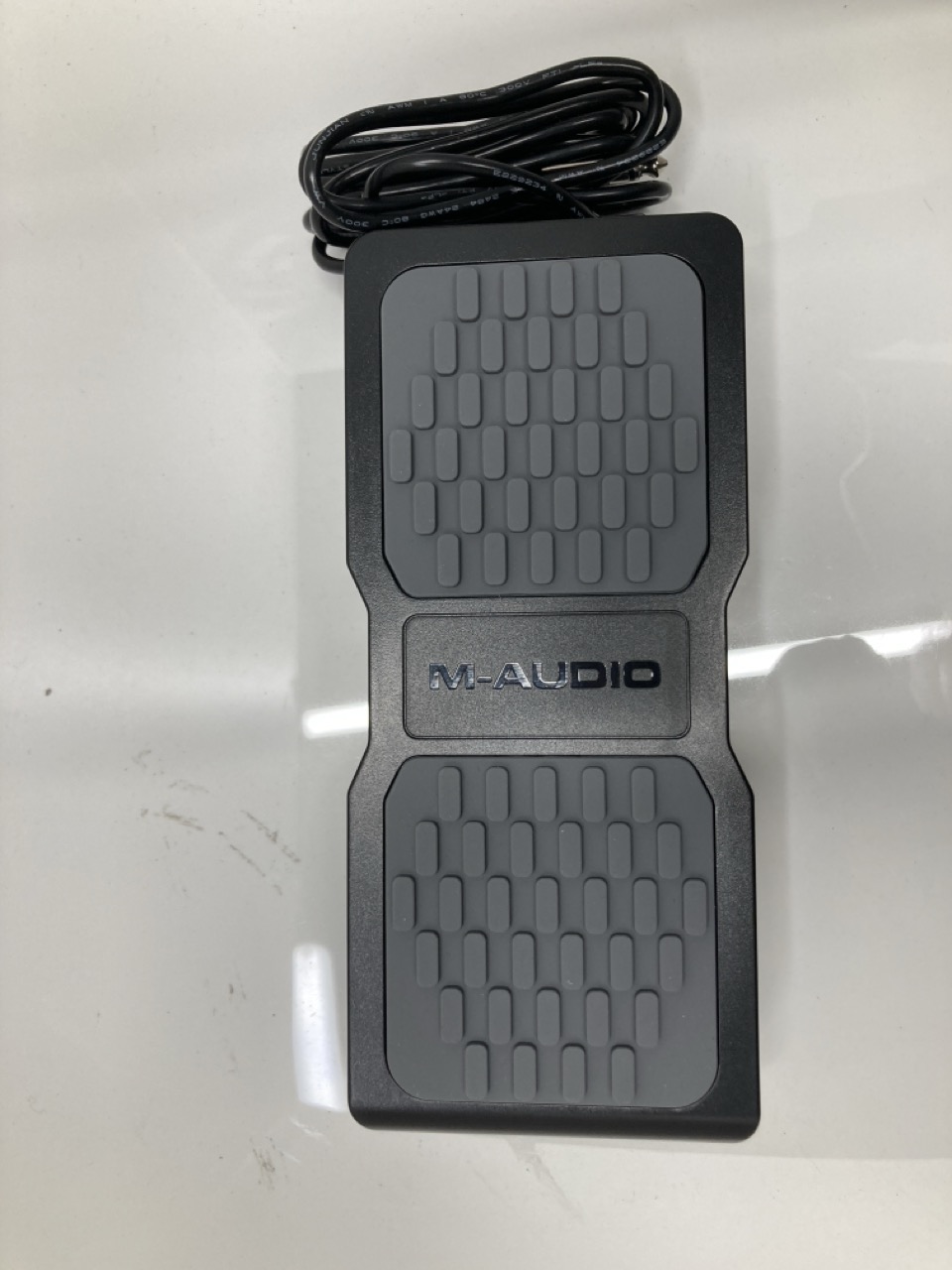 Lot 268  
            Edinburgh SR24 - Delivery Only 

                
QUANTITY OF TV & AUDIO ITEMS TO INCLUDE KORG - MONOTRON-DELAY ANALOG RIBBON SYNTH...