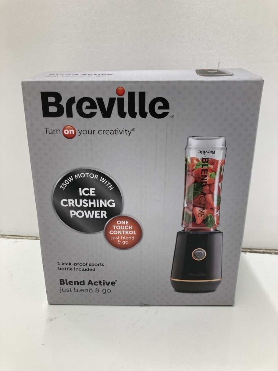 Lot 273  
            Edinburgh SR24 - Delivery Only 

                
QUANTITY OF KITCHEN & APPLIANCES ITEMS TO INCLUDE PHILIPS 3000 SERIES HANDHELD ST...