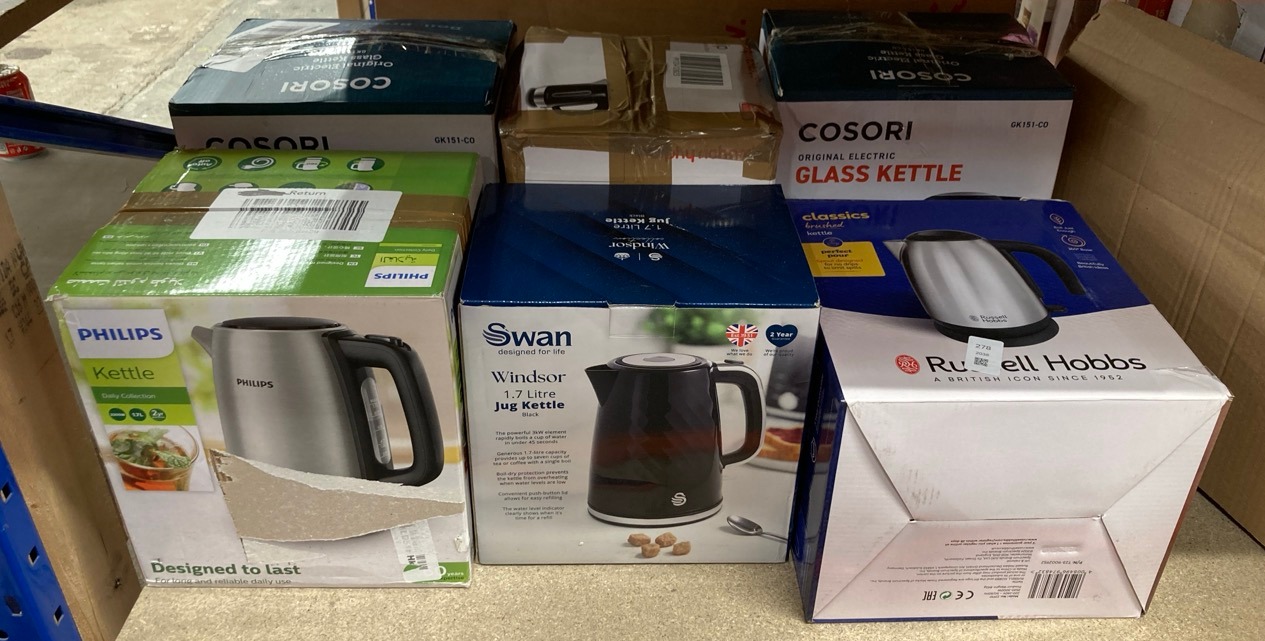 Lot 278  
            Edinburgh SR24 - Delivery Only 

                
QUANTITY OF KITCHEN & APPLIANCES ITEMS TO INCLUDE RUSSELL HOBBS BRUSHED STAINLESS...