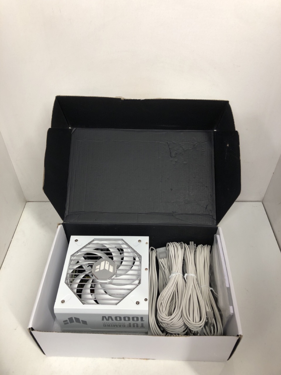 Lot 281  
            Edinburgh SR24 - Delivery Only 

                
TUF GAMING WHITE EDITION 1000W GOLD POWER SUPPLY : LOCATION - E RACK