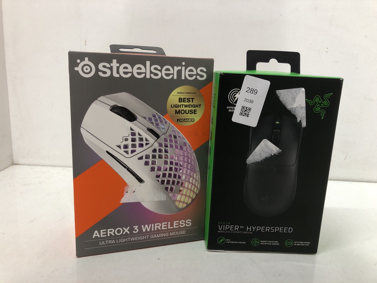 Lot 289  
            Edinburgh SR24 - Delivery Only 

                
STEELSERIES AEROX 3 WIRELESS - HOLEY RGB GAMING MOUSE - ULTRA-LIGHTWEIGHT WATER R...