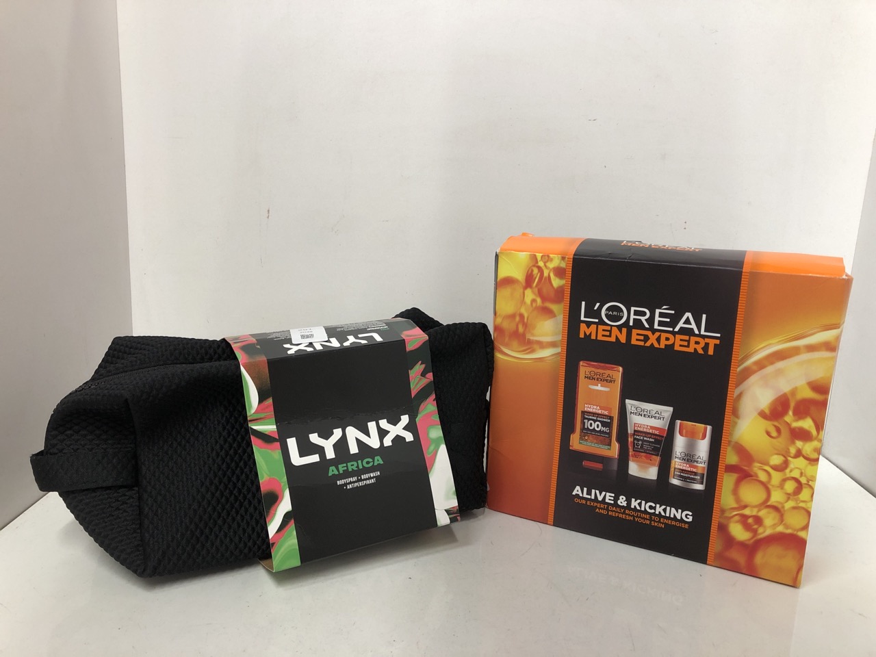 Lot 291  
            Edinburgh SR24 - Delivery Only 

                
QUANTITY OF HEALTH & BEAUTY ITEMS TO INCLUDE NIVEA WINTERVAN GIFT SET (4 PRODUCTS...