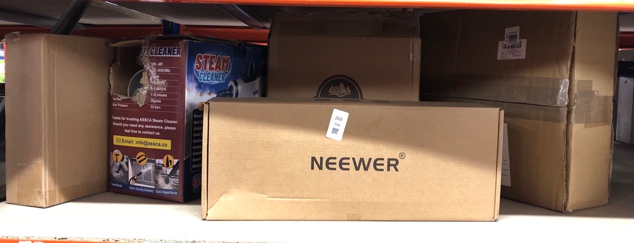 Lot 293  
            Edinburgh SR24 - Delivery Only 

                
QUANTITY OF ITEMS TO INCLUDE CHRISTMAS VILLAGE FAUX RATTAN CHRISTMAS TREE SKIRT -...