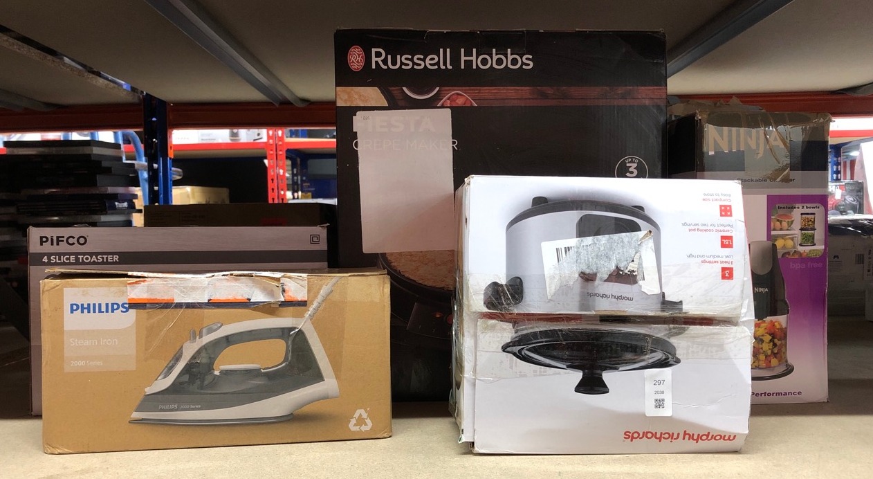 Lot 297  
            Edinburgh SR24 - Delivery Only 

                
QUANTITY OF KITCHEN & APPLIANCES ITEMS TO INCLUDE MORPHY RICHARDS 460300 SLOW COO...