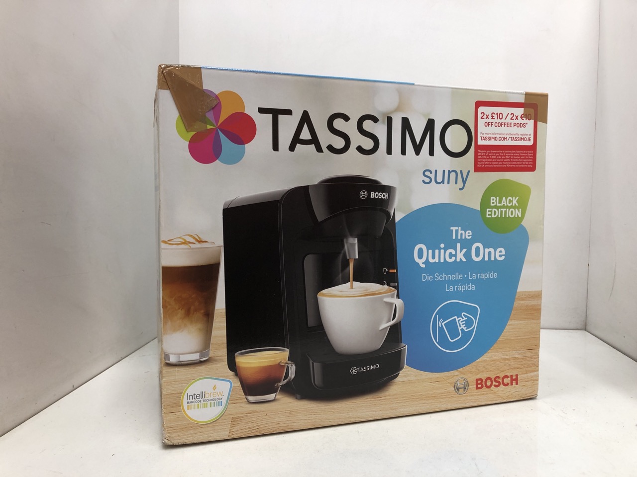 Lot 301  
            Edinburgh SR24 - Delivery Only 

                
QUANTITY OF KITCHEN & APPLIANCES ITEMS TO INCLUDE TASSIMO BY BOSCH SUNY 'SPECIAL ... - Image 2