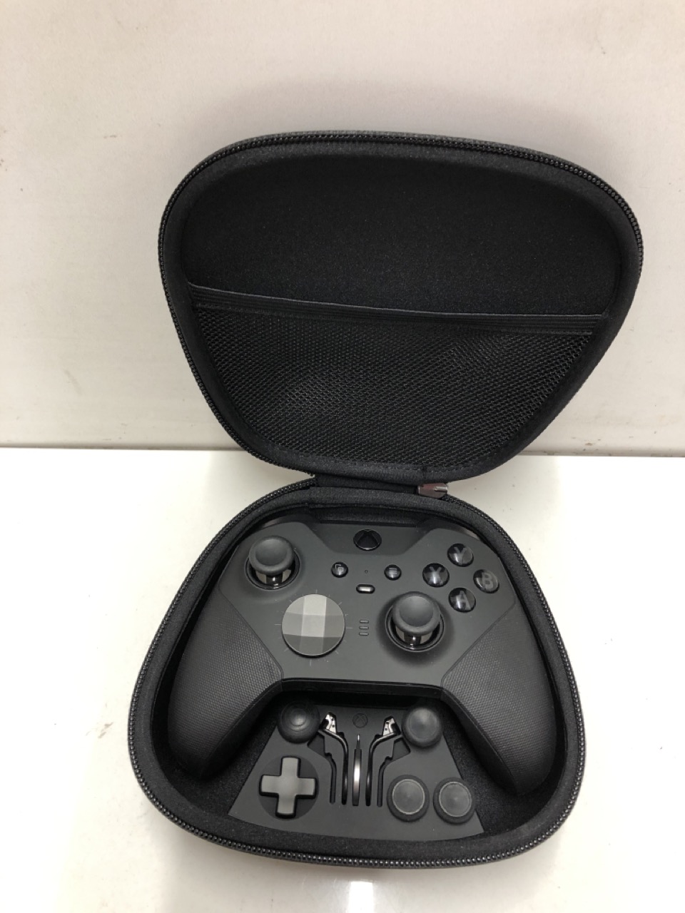 Lot 303  
            Edinburgh SR24 - Delivery Only 

                
XBOX ELITE WIRELESS CONTROLLER SERIES 2.: LOCATION - E RACK - Image 3
