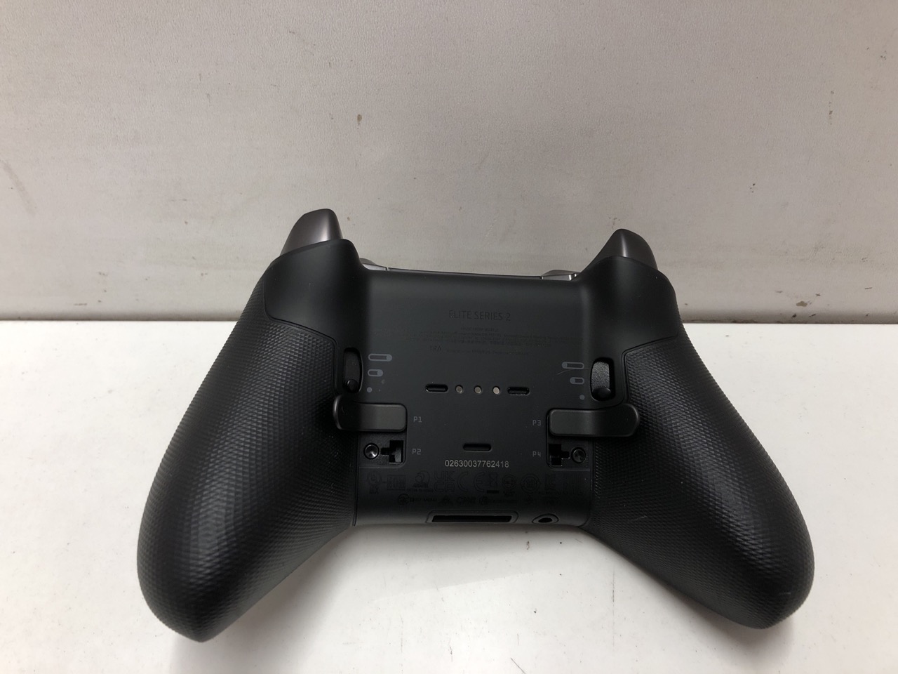 Lot 303  
            Edinburgh SR24 - Delivery Only 

                
XBOX ELITE WIRELESS CONTROLLER SERIES 2.: LOCATION - E RACK - Image 4