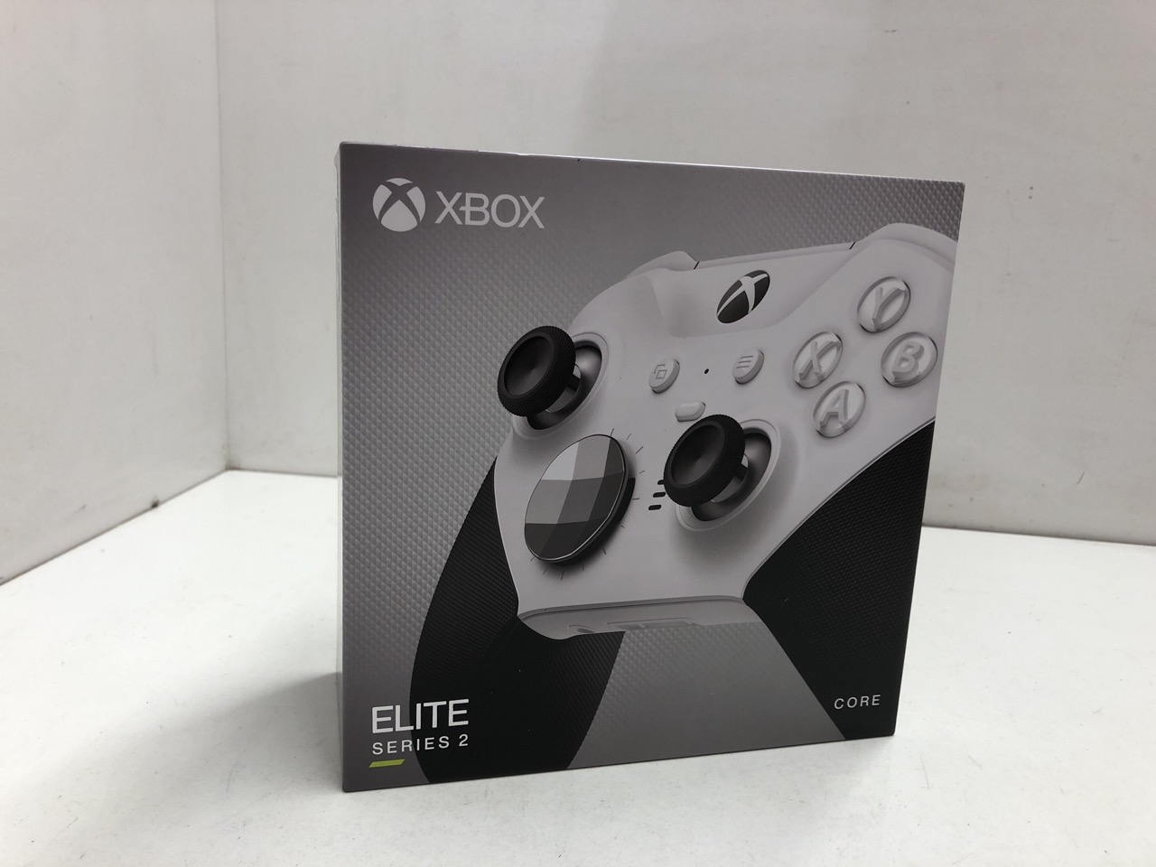 Lot 305  
            Edinburgh SR24 - Delivery Only 

                
XBOX ELITE BLUETOOTH WIRELESS CONTROLLER SERIES 2 - CORE EDITION (WHITE) FOR PC, ...