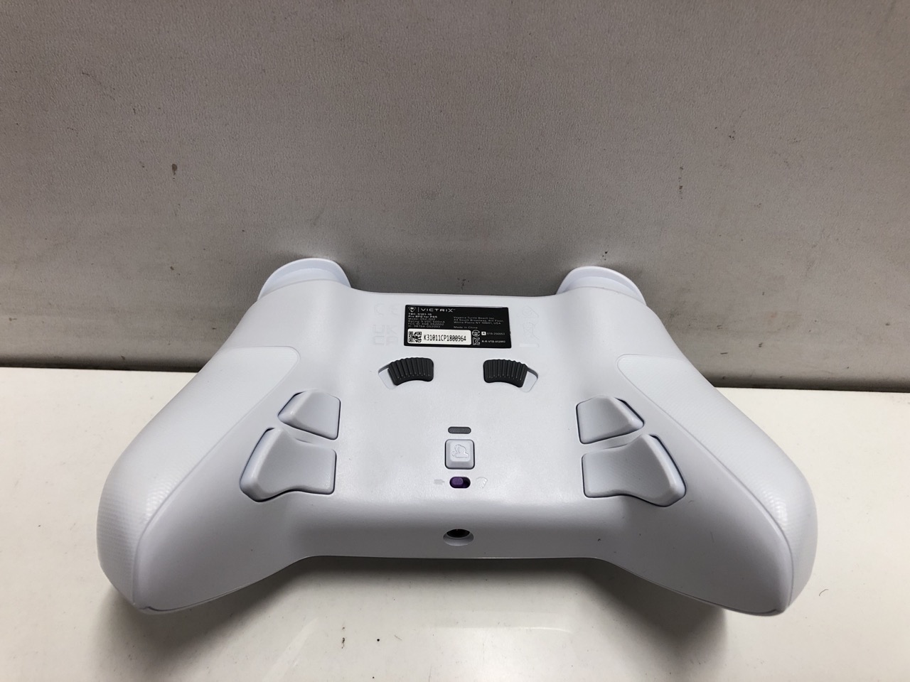 Lot 306  
            Edinburgh SR24 - Delivery Only 

                
TURTLE BEACH VICTRIX PRO BFG RELOADED WIRELESS MODULAR PLAYSTATION CONTROLLER WHI... - Image 4