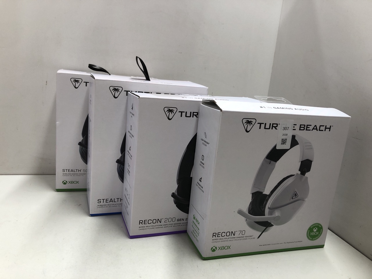 Lot 307  
            Edinburgh SR24 - Delivery Only 

                
QUANTITY OF TECH & GAMING ITEMS TO INCLUDE TURTLE BEACH RECON 70 WHITE XBOX WIRED...