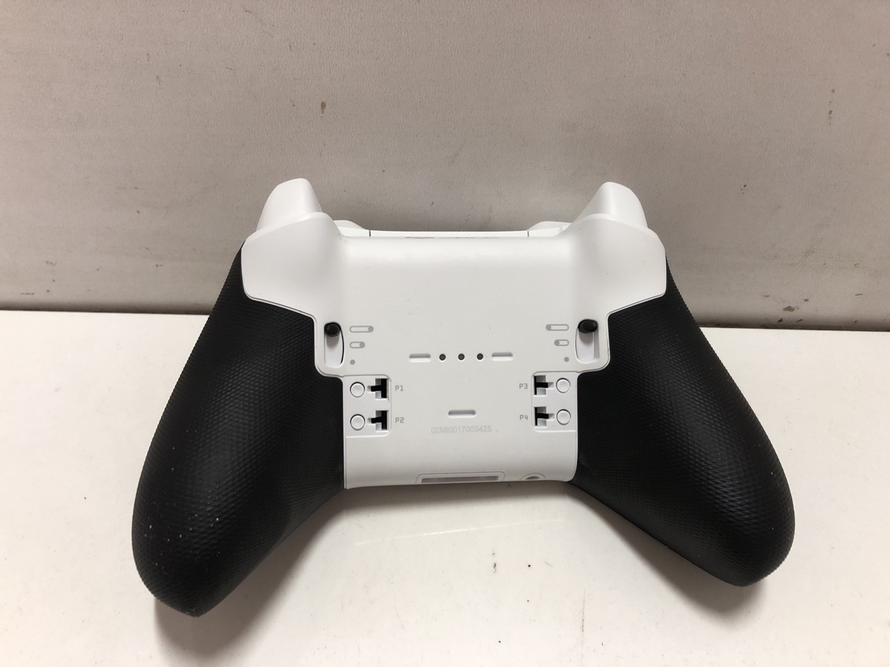 Lot 308  
            Edinburgh SR24 - Delivery Only 

                
XBOX ELITE BLUETOOTH WIRELESS CONTROLLER SERIES 2 - CORE EDITION (WHITE) FOR PC, ... - Image 4