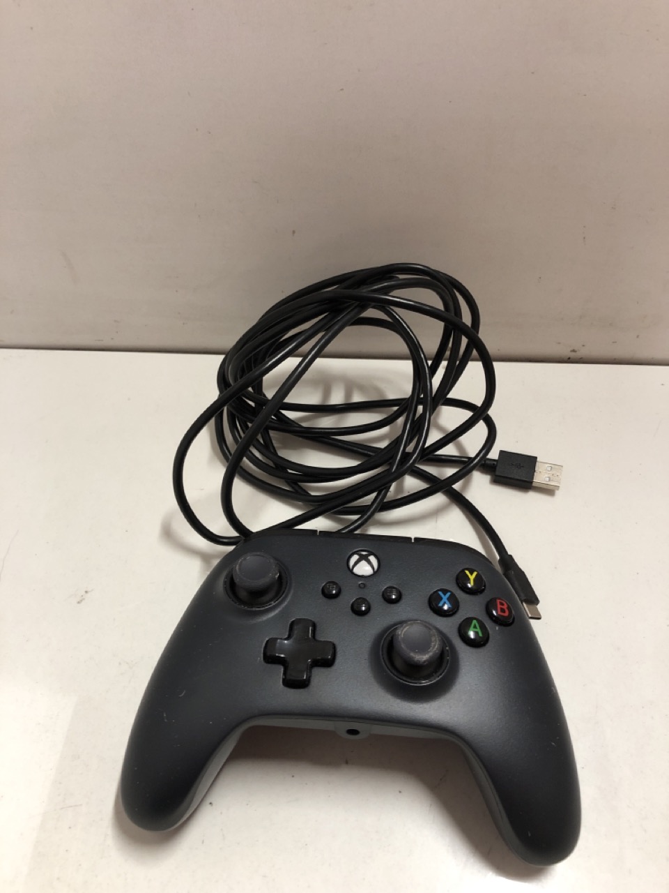 Lot 317  
            Edinburgh SR24 - Delivery Only 

                
3 X POWERA WIRED CONTROLLER FOR XBOX SERIES X & S, XBOX ONE, PC, WINDOWS 10 & 11,... - Image 3