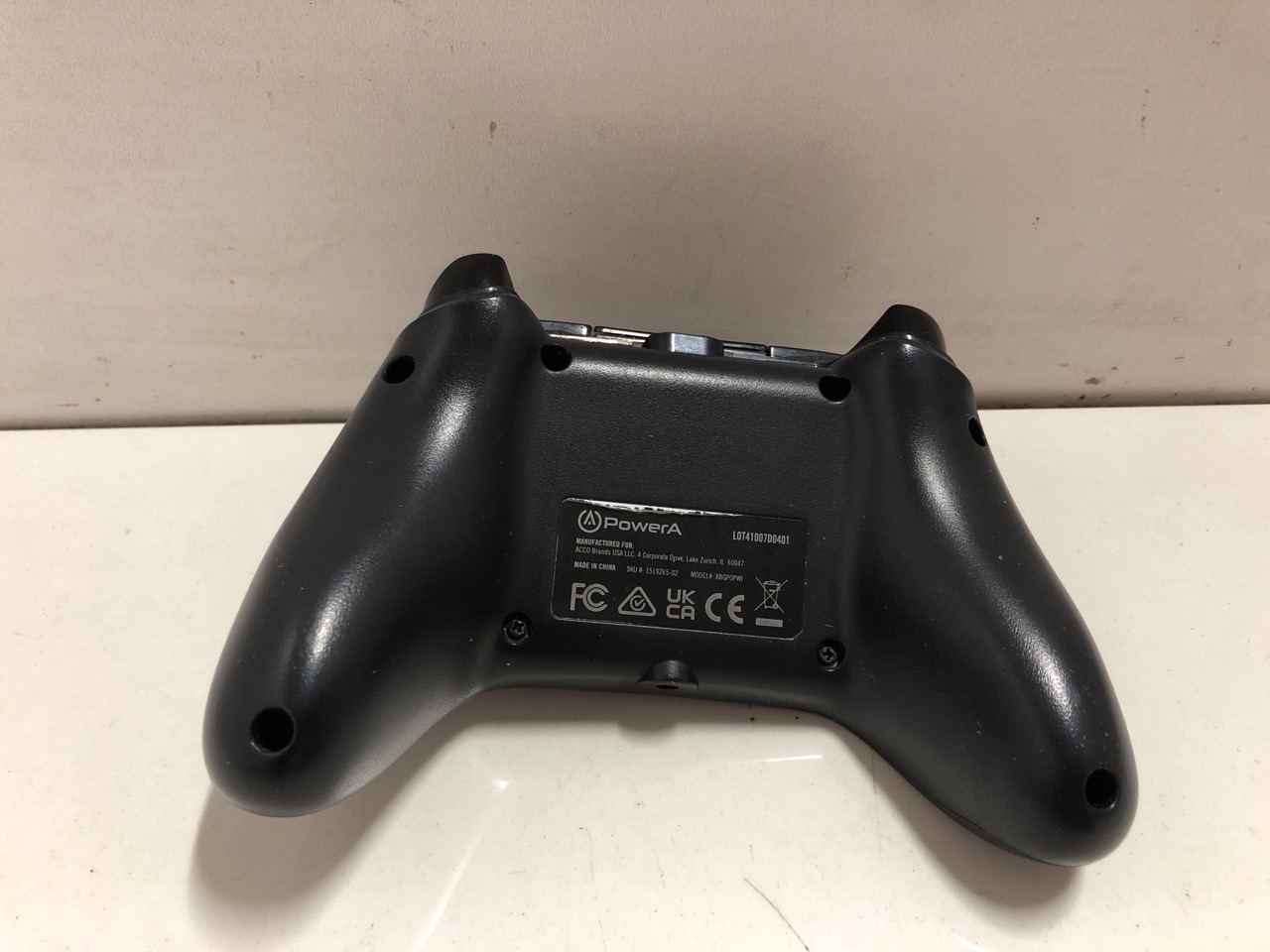 Lot 317  
            Edinburgh SR24 - Delivery Only 

                
3 X POWERA WIRED CONTROLLER FOR XBOX SERIES X & S, XBOX ONE, PC, WINDOWS 10 & 11,... - Image 4