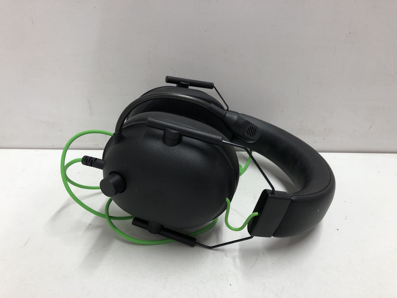 Lot 322  
            Edinburgh SR24 - Delivery Only 

                
QUANTITY OF TECH & GAMING ITEMS TO INCLUDE CREATIVE SOUND BLASTER PLAY. 3 USB AUD... - Image 3