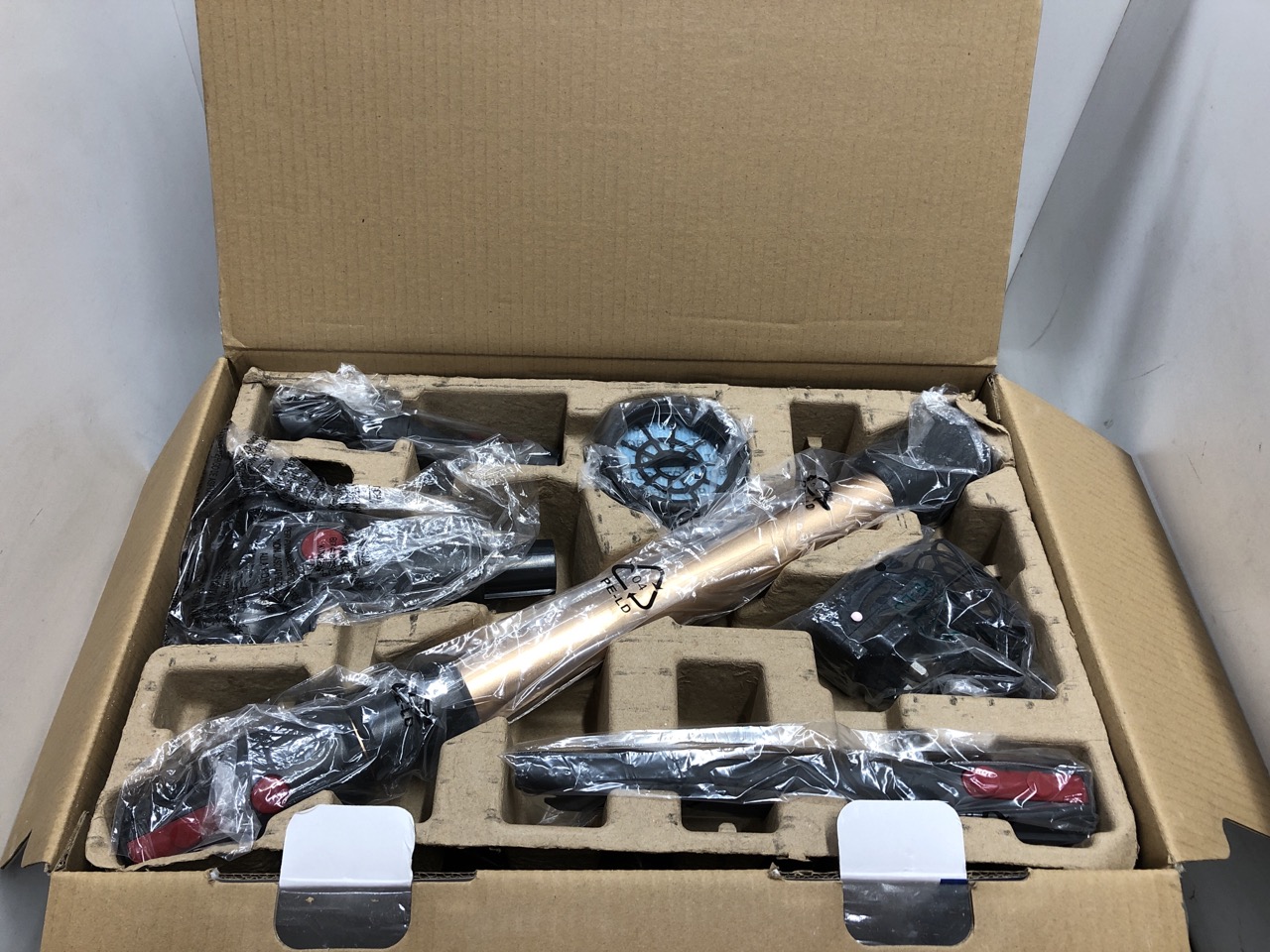 Lot 323  
            Edinburgh SR24 - Delivery Only 

                
PROSCENIC P11 ULTRA CORDLESS VACUUM CLEANER, 550W55KPA 50MIN SELF-STANDING HOOVER... - Image 4