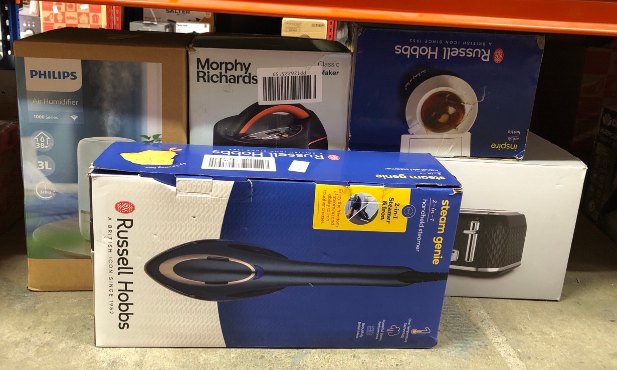 Lot 324  
            Edinburgh SR24 - Delivery Only 

                
QUANTITY OF KITCHEN & APPLIANCES ITEMS TO INCLUDE RUSSELL HOBBS STEAM GENIE 2IN1 ...